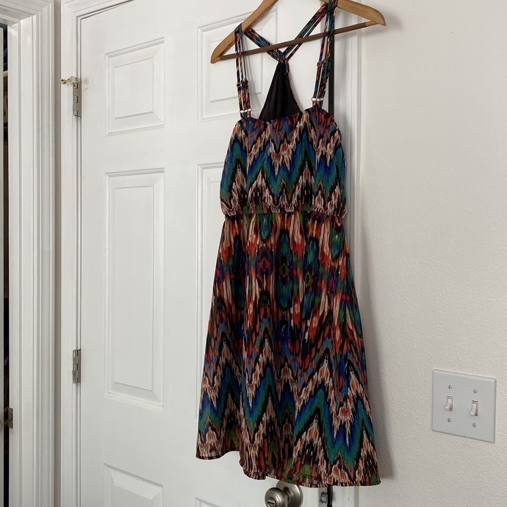 Speed Control sleeveless mini sundress with stunning bright colors. - Picture 6 of 16